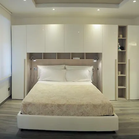 Апартаменты Andrea Luxury Strada Maggiore Studio 1 *